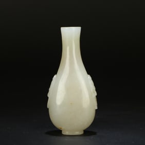 A Hotan Jade Snuff Bottle