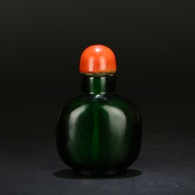 A Green Glazed Snuff Bottle