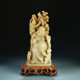 A Chinese jade Buddha statue