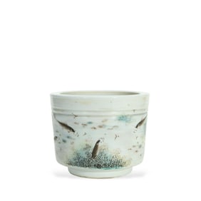 A Chinese porcelain pen holder