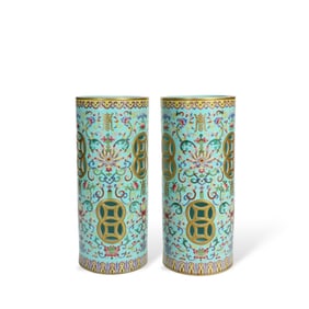 A pair of Chinese porcelain cap buckets