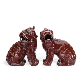 A pair of Chinese porcelain lions