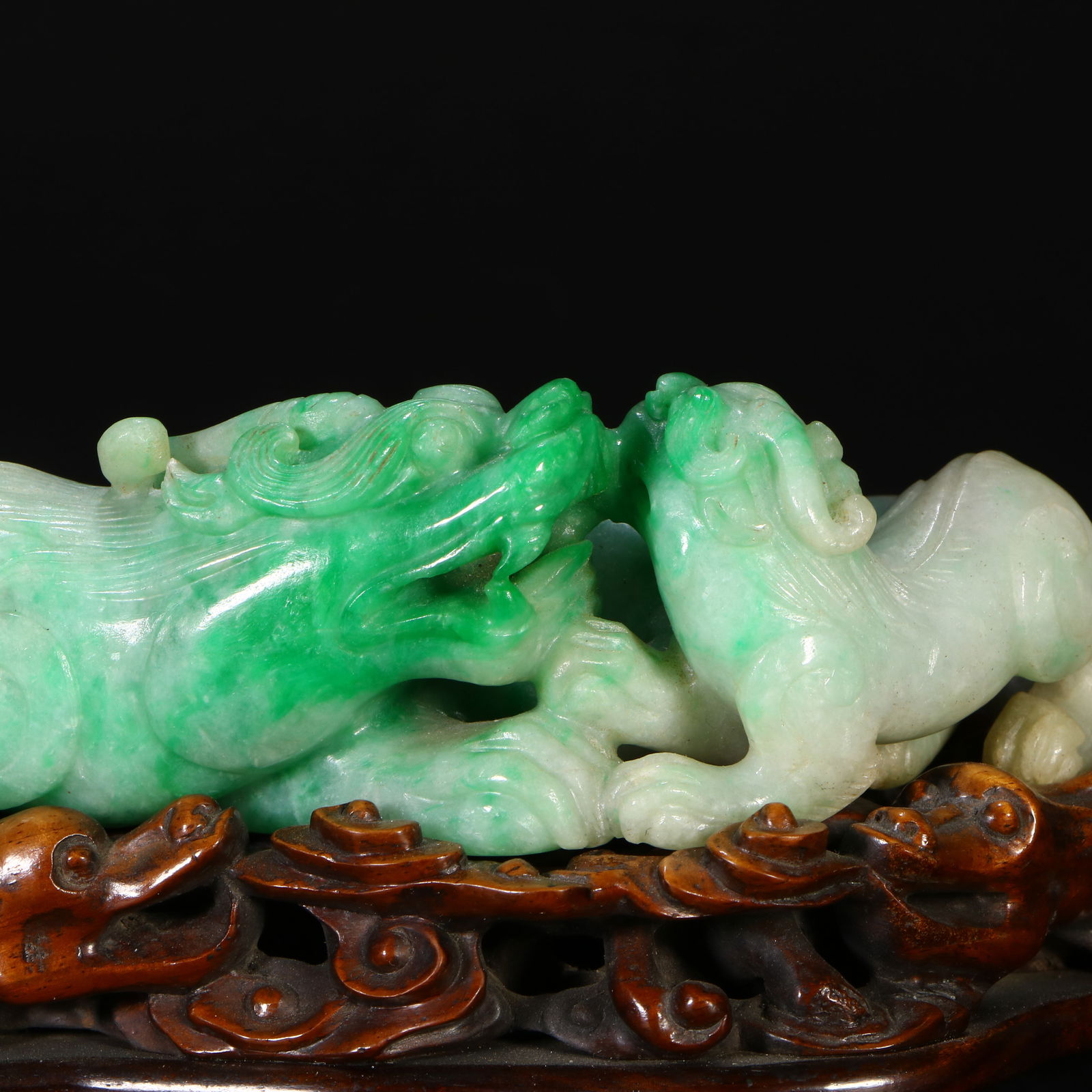 A jade auspicious beast ornament - 3
