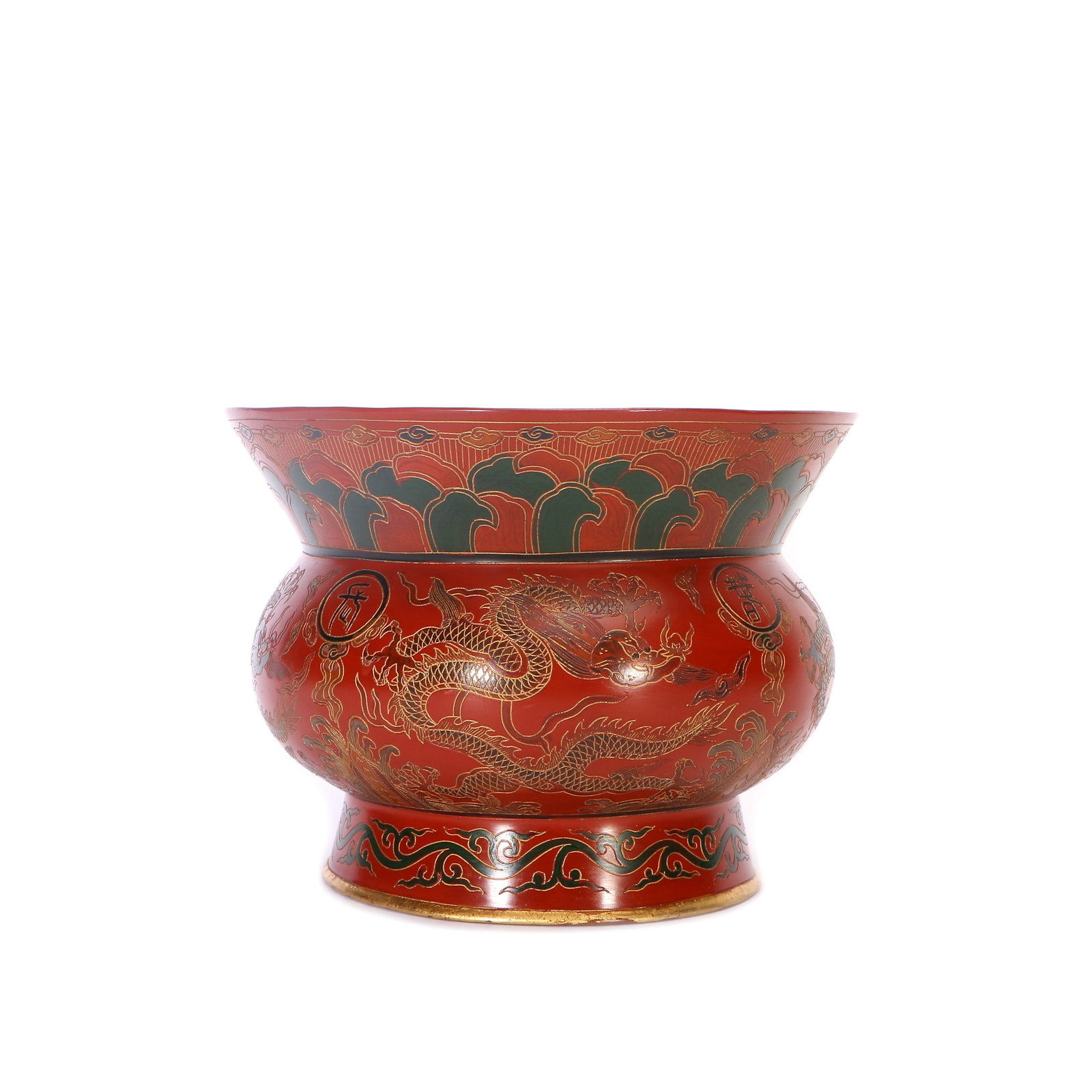 A Chinese lacquerware vase (1 of 7)