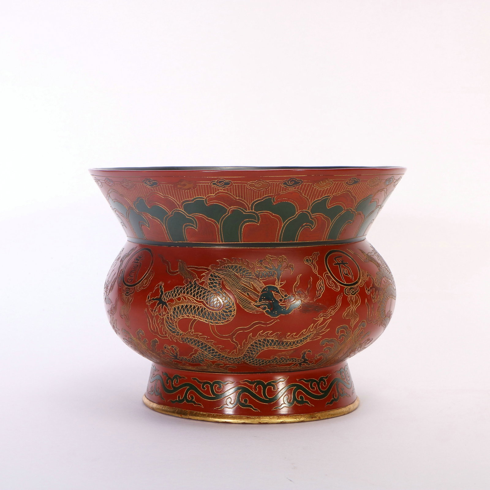 A Chinese lacquerware vase - 3