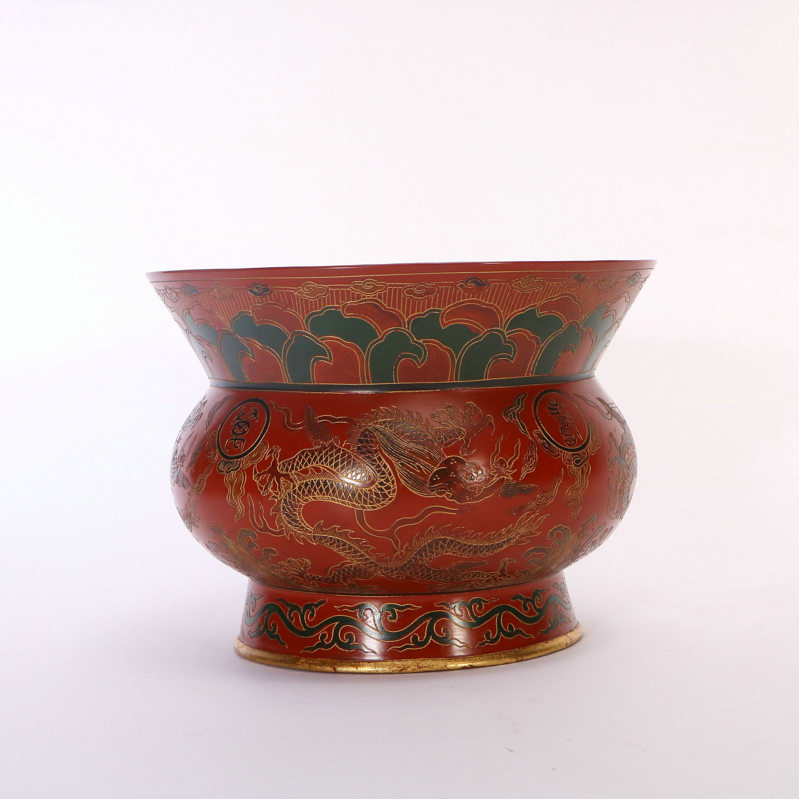 A Chinese lacquerware vase - 4