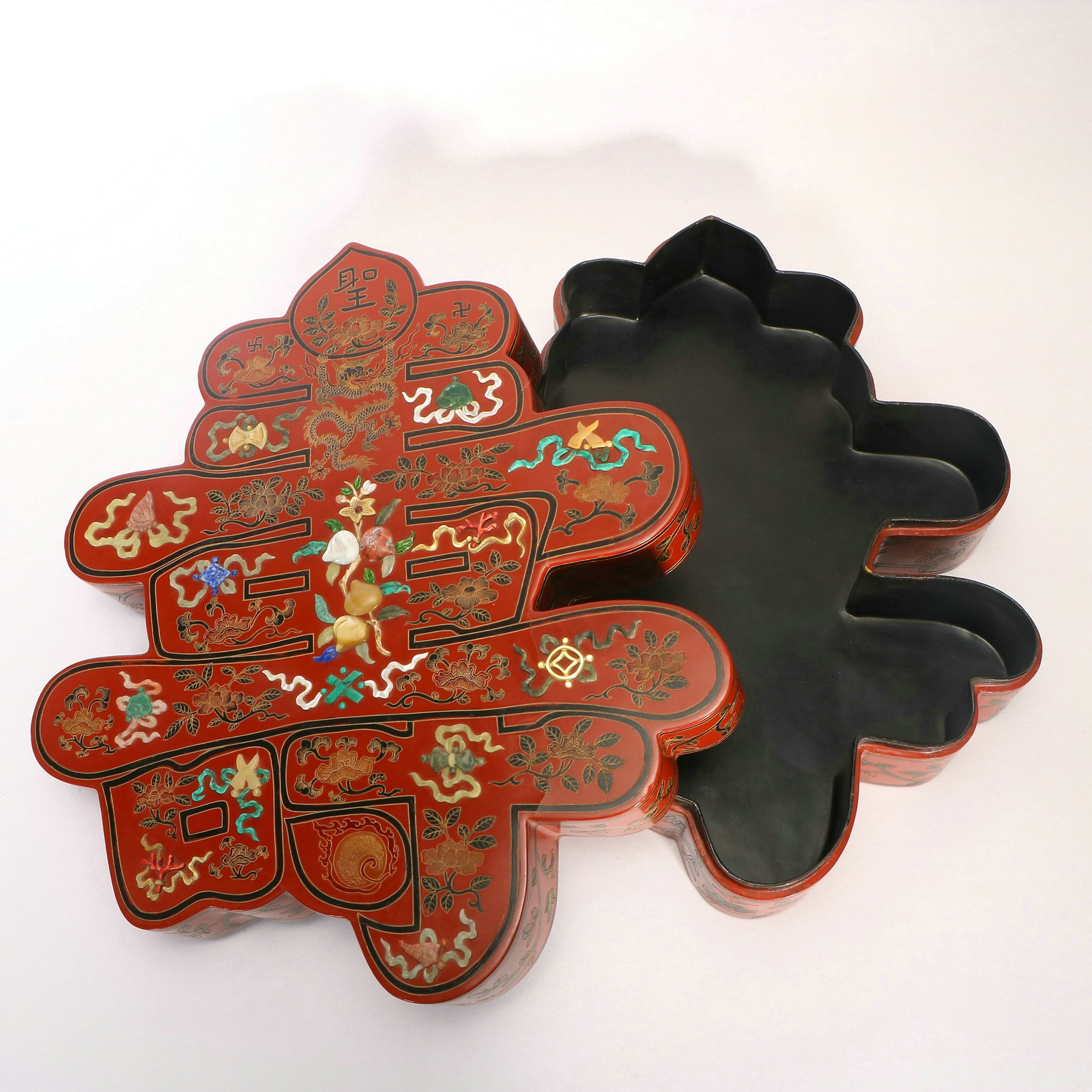 A Chinese lacquerware covered box - 13