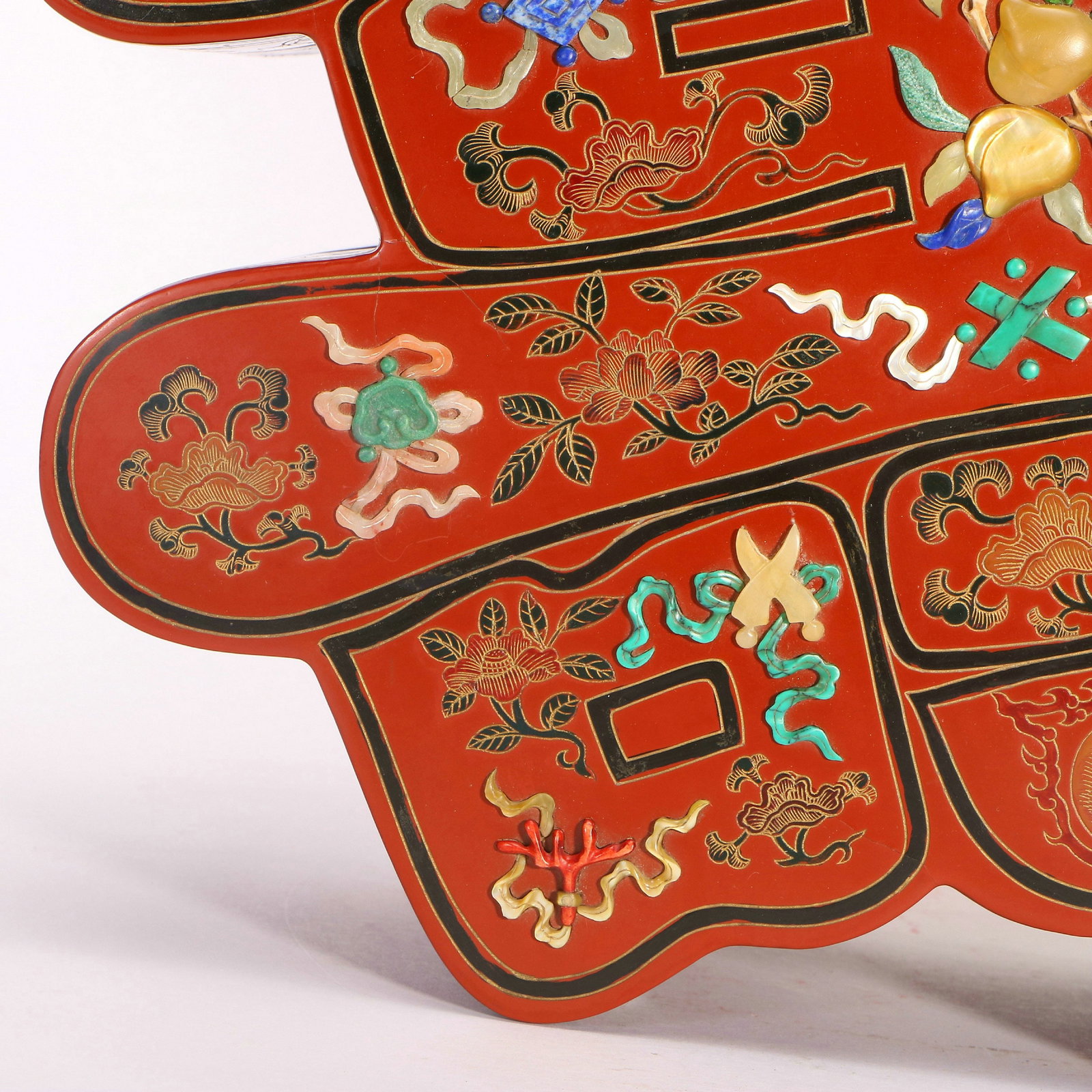 A Chinese lacquerware covered box - 6