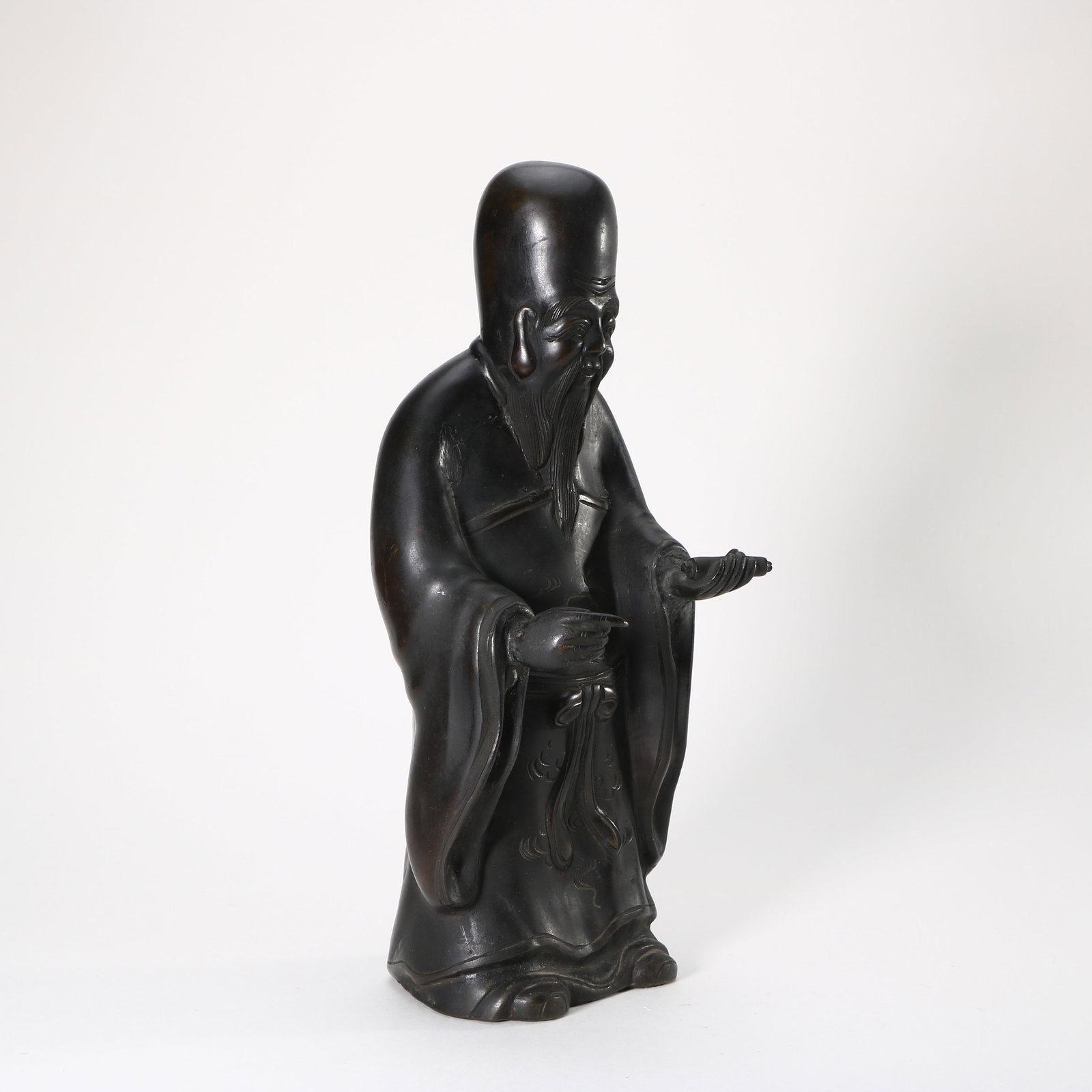 A bronze Buddha statue - 2