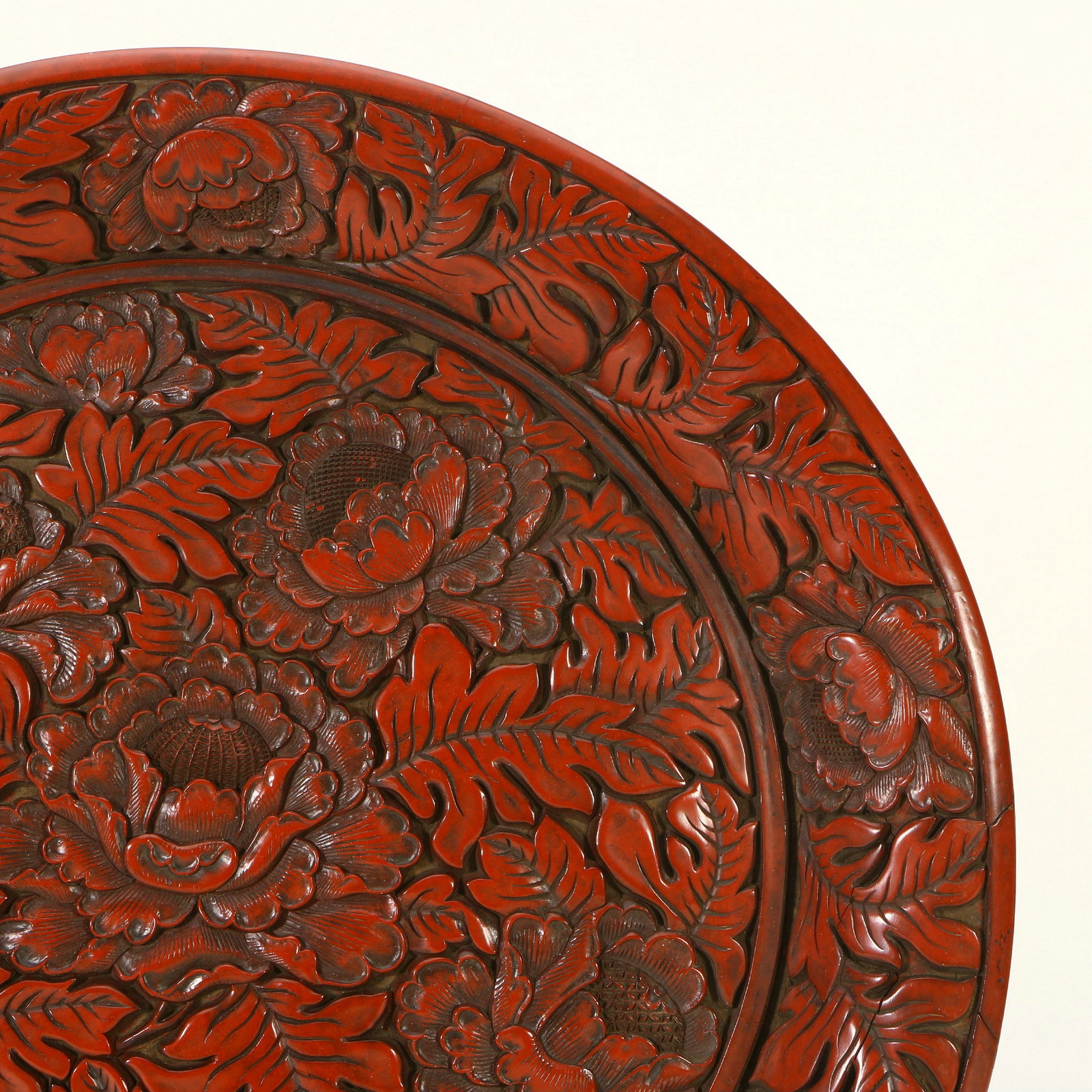 A Chinese lacquerware plate - 3