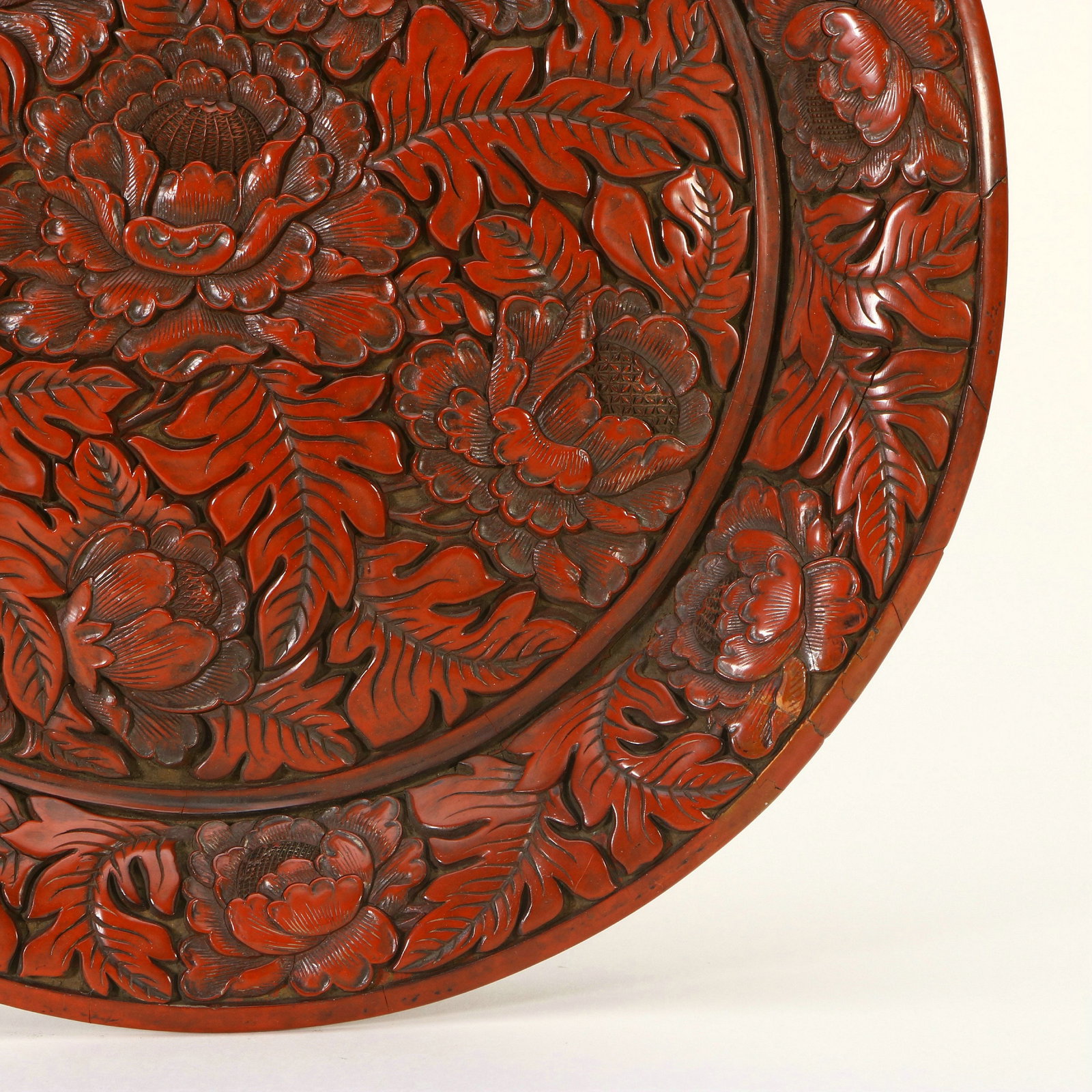 A Chinese lacquerware plate - 4