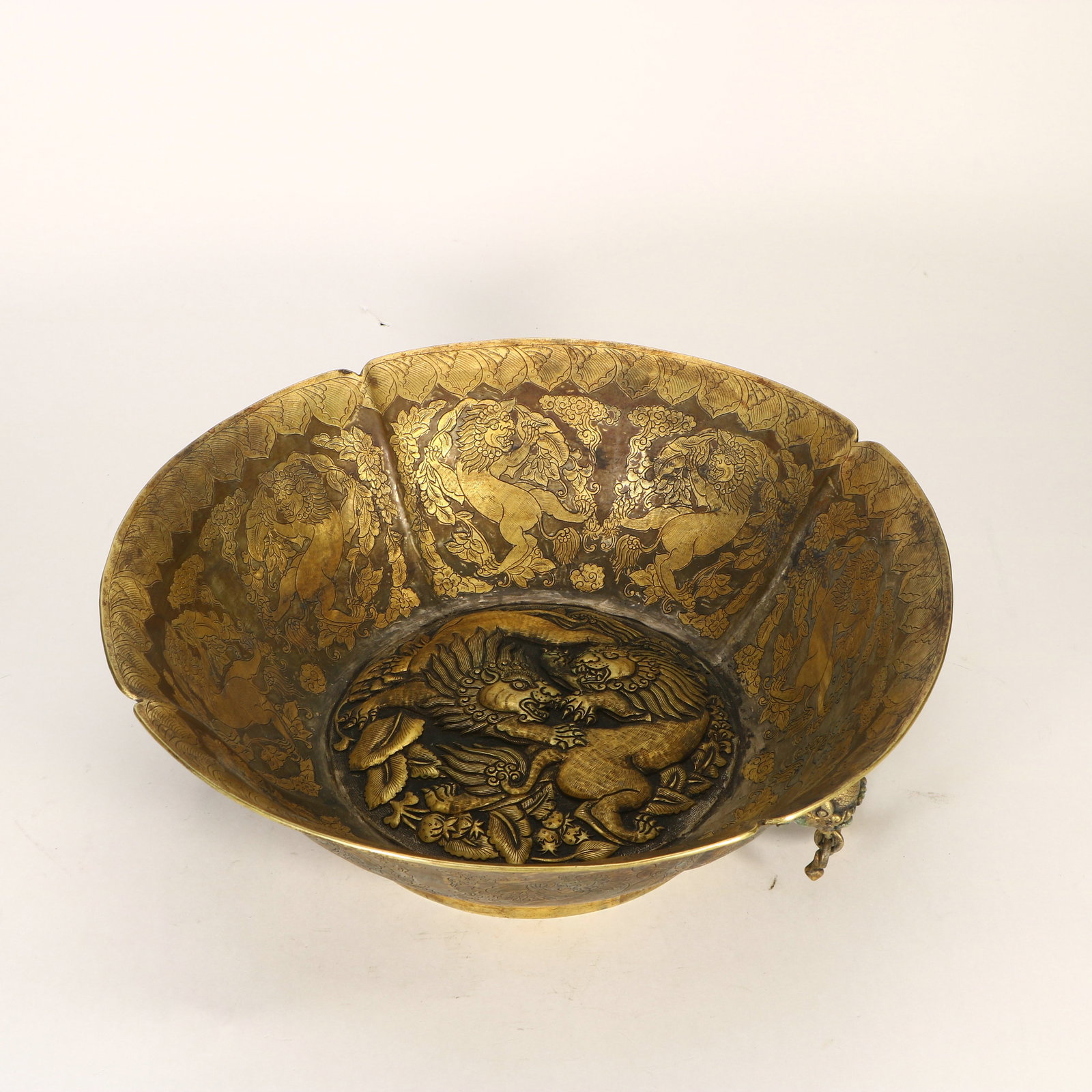 A gilded bronze basin - 5