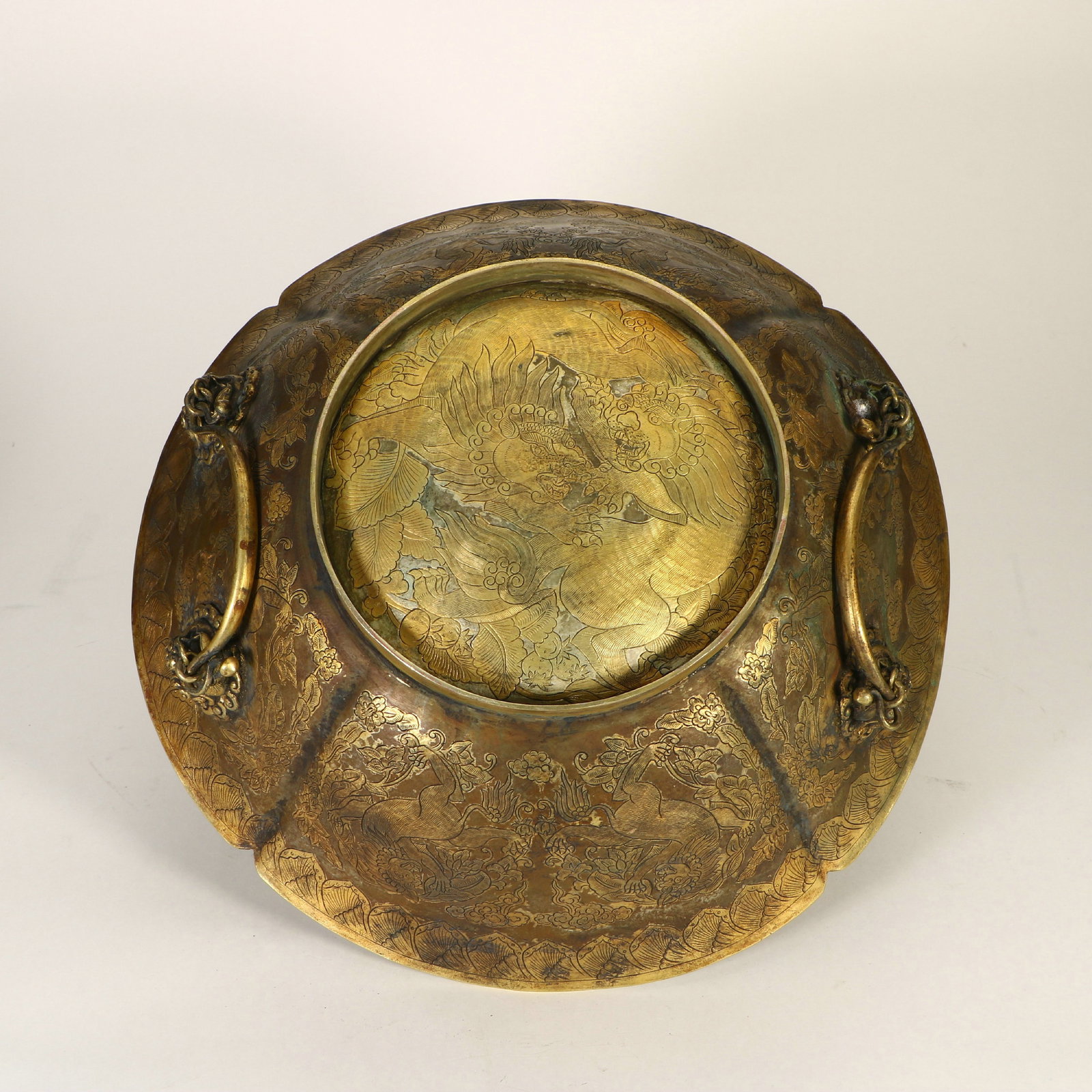 A gilded bronze basin - 8
