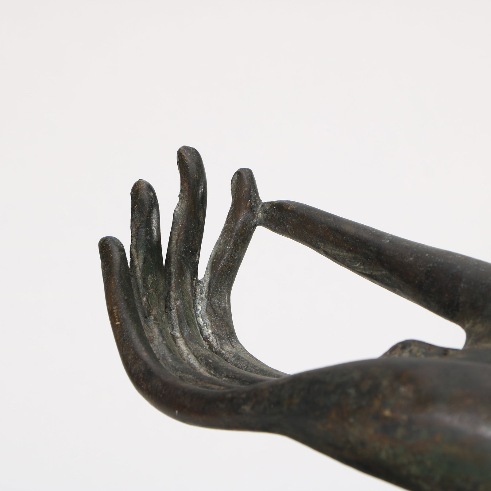 A bronze Buddha hand - 3