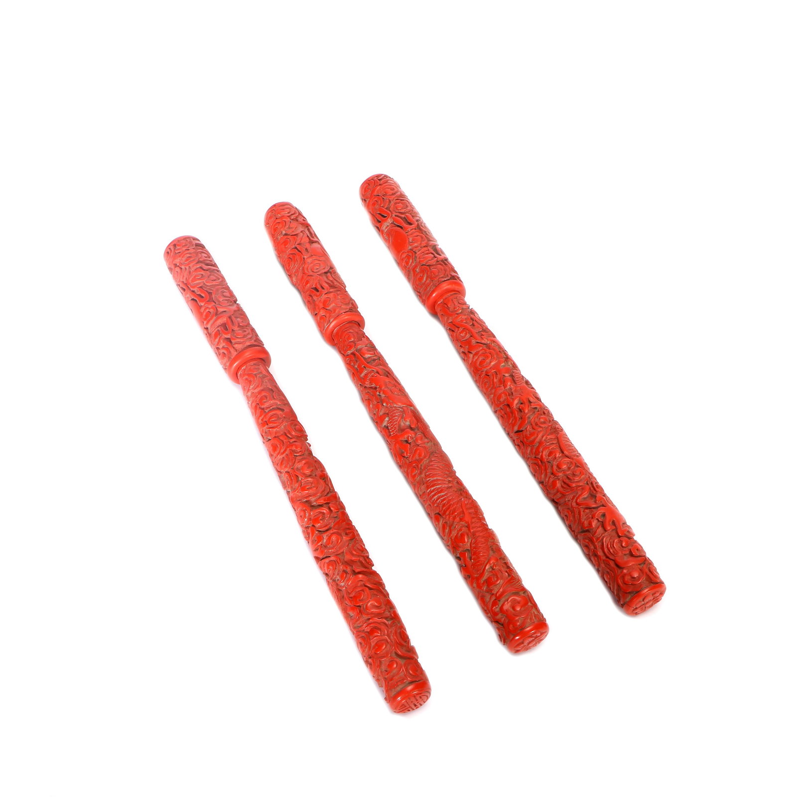 A set of three Chinese lacquer pen holders: Overall, it has relief carvings, height 25 cm, caliber 2 cm x 3