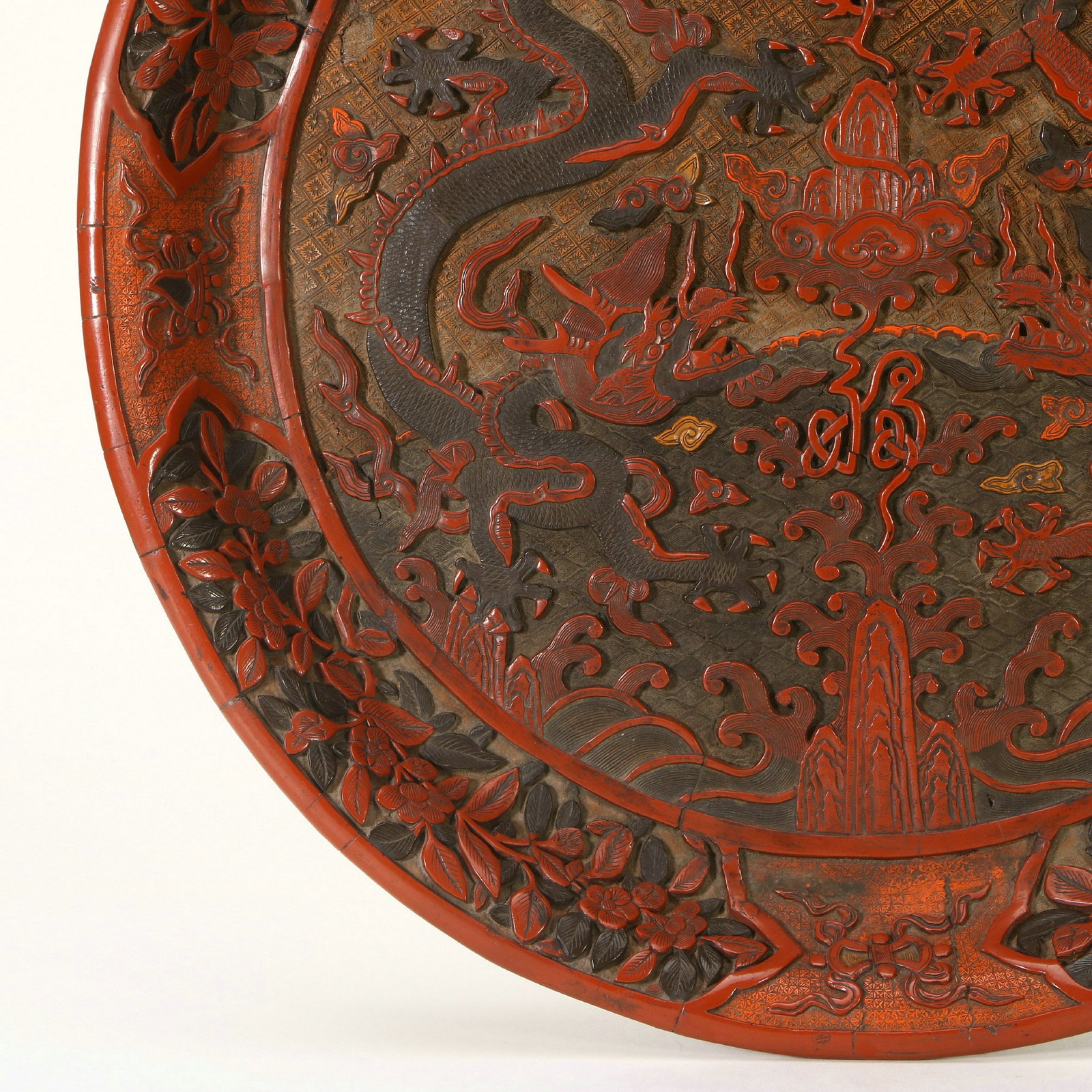 A Chinese lacquerware plate - 5
