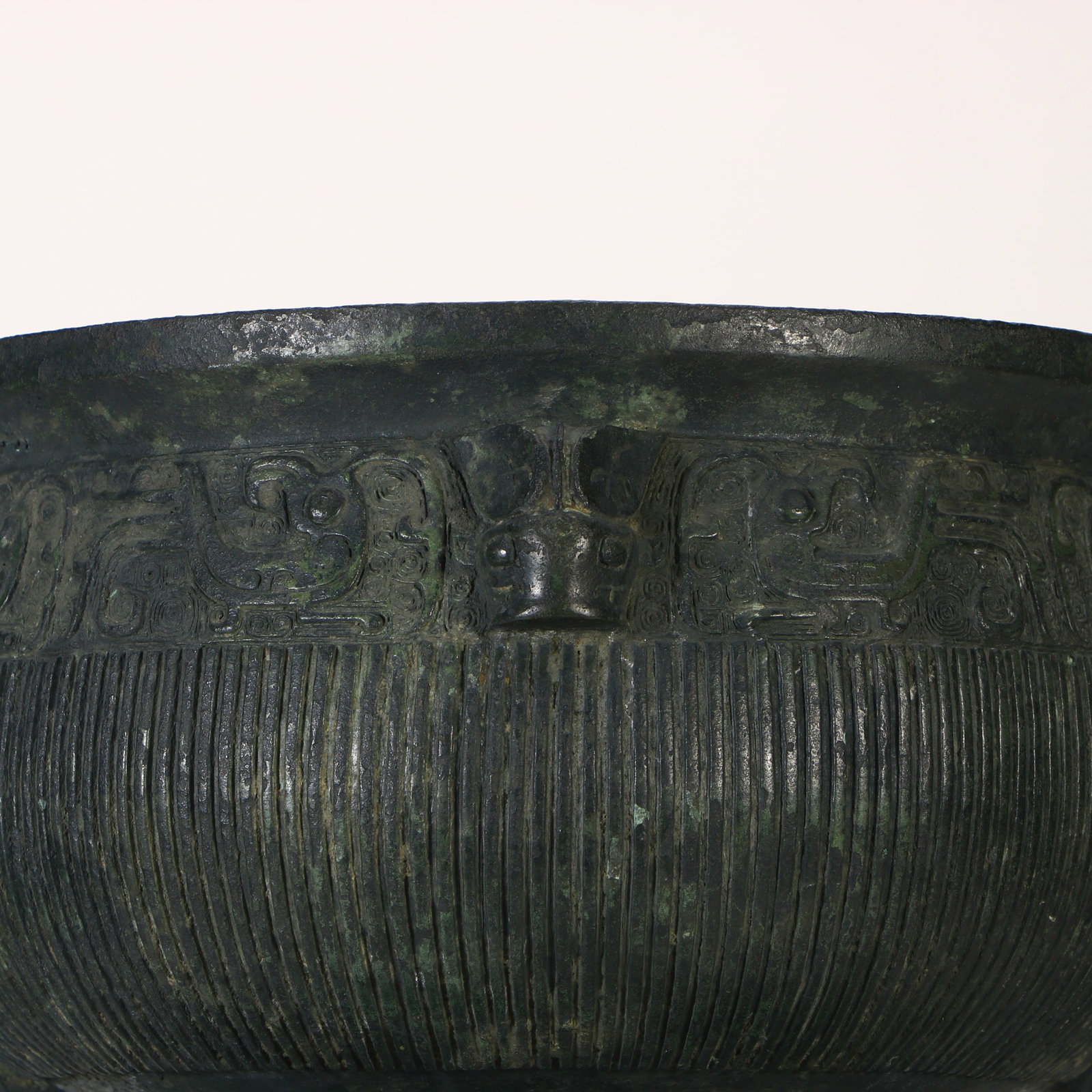 A bronze double-handled censer - 4