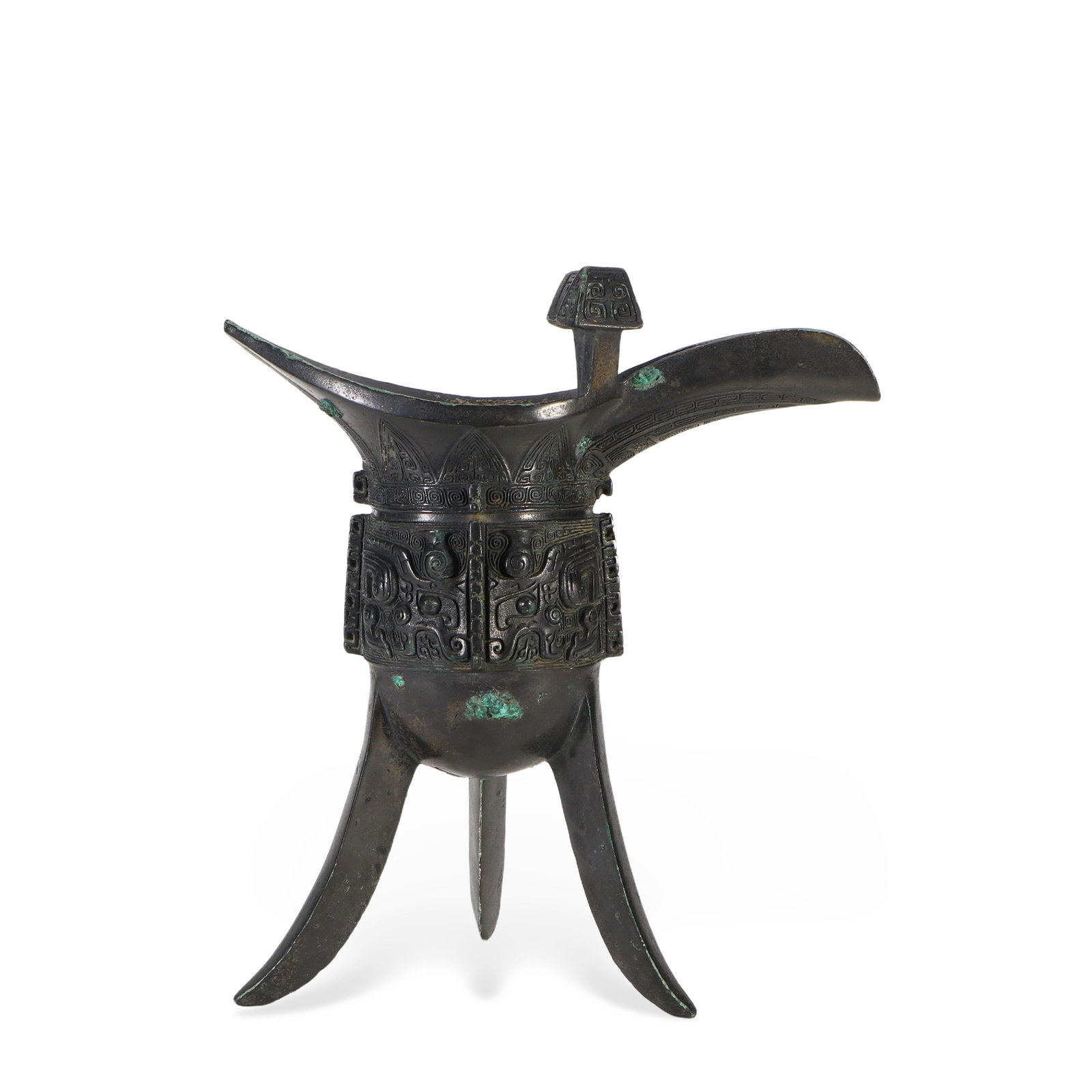 A bronze goblet: The wine glass has symmetrical patterns, 23cm high and 21cm wide