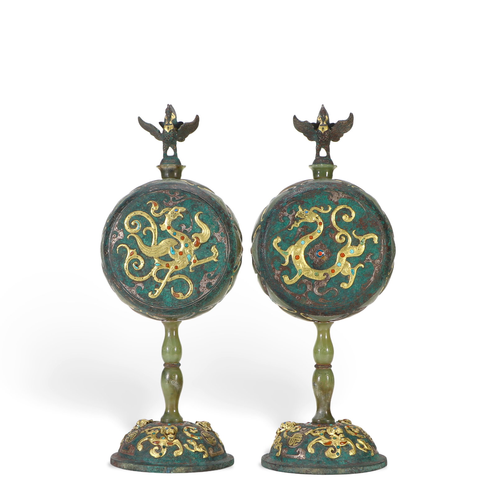 A pair of Hetian jade drums inlaid with gold, silver, and copper: The drum surface is inlaid with decorations of dragons and phoenixes, 31cm high and 12cm wide