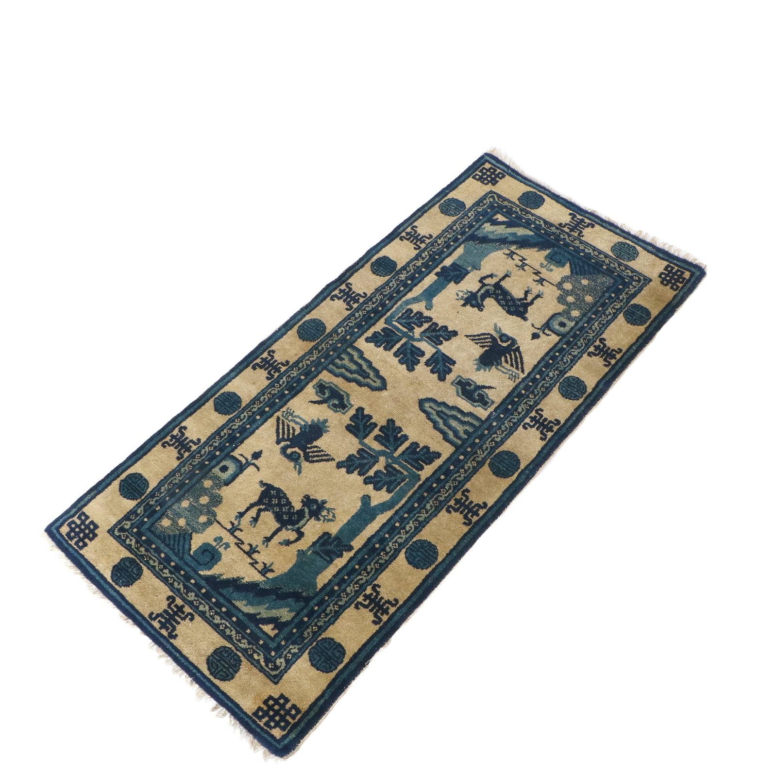 a wool carpet: Overall decorated with a regular pattern, height 134 cm, width 62.5 cm