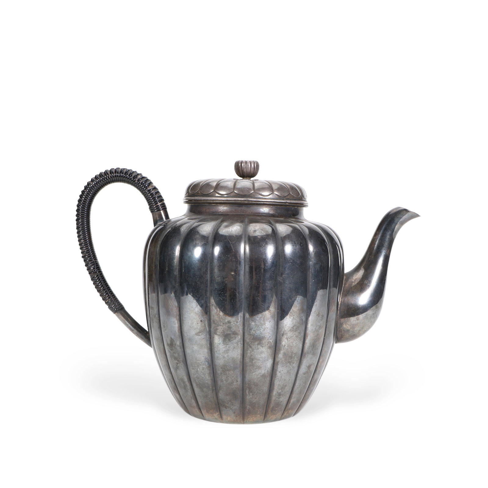A silver kettle (1 of 6)