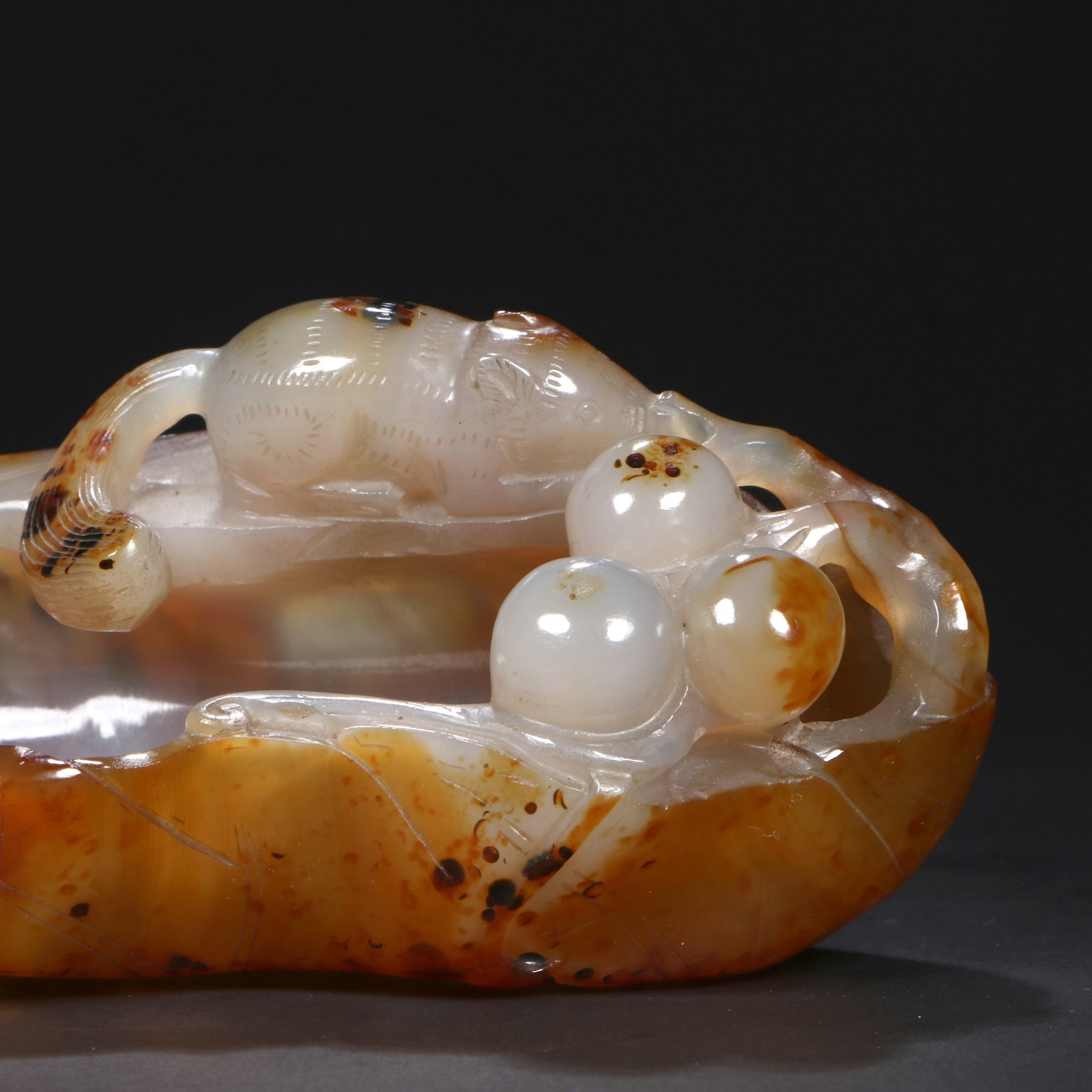 An agate water basin - 6
