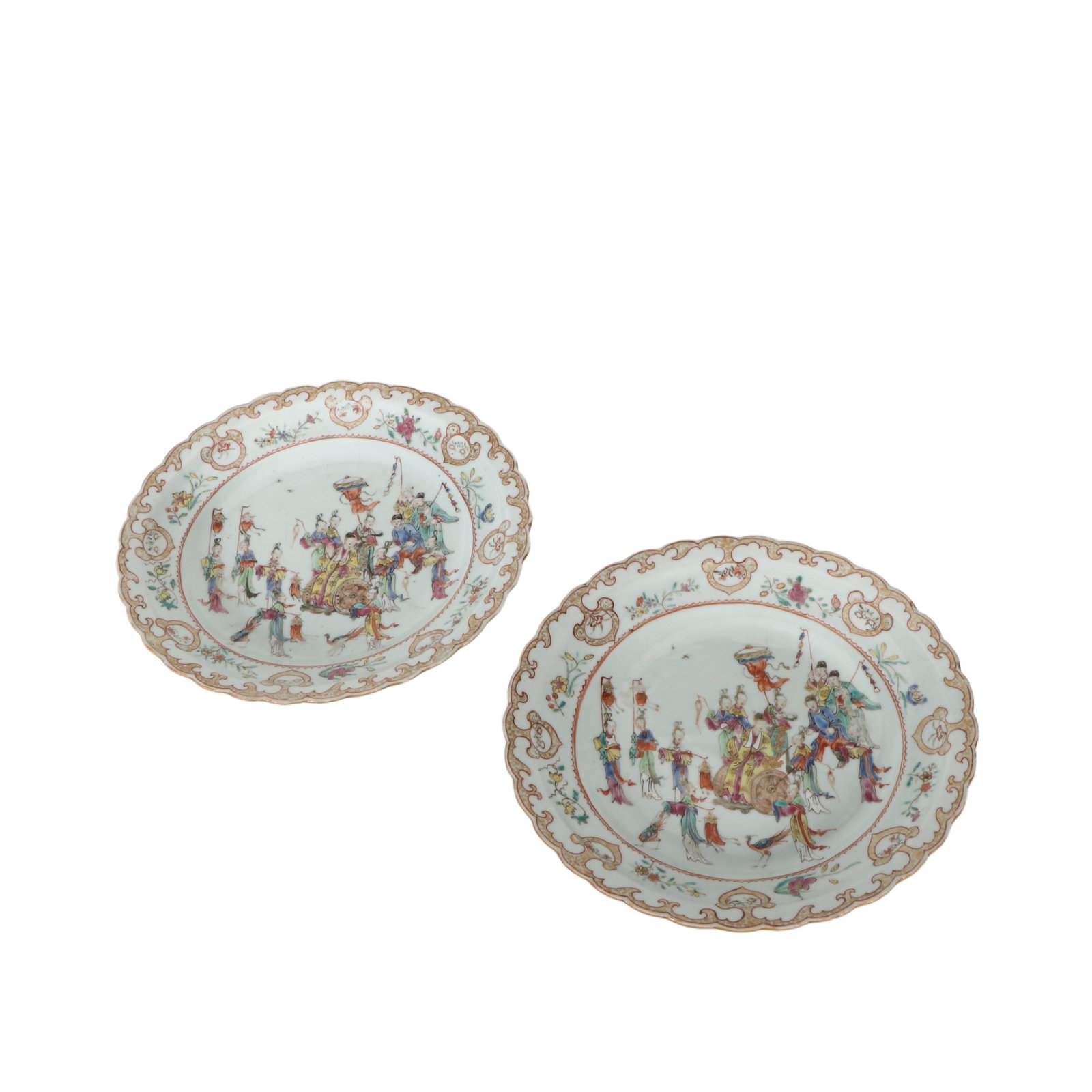 A pair of Chinese famille rose porcelain plates: There is a figure painted in the center of the plate, 2.8 cm high and 20.6 cm wide