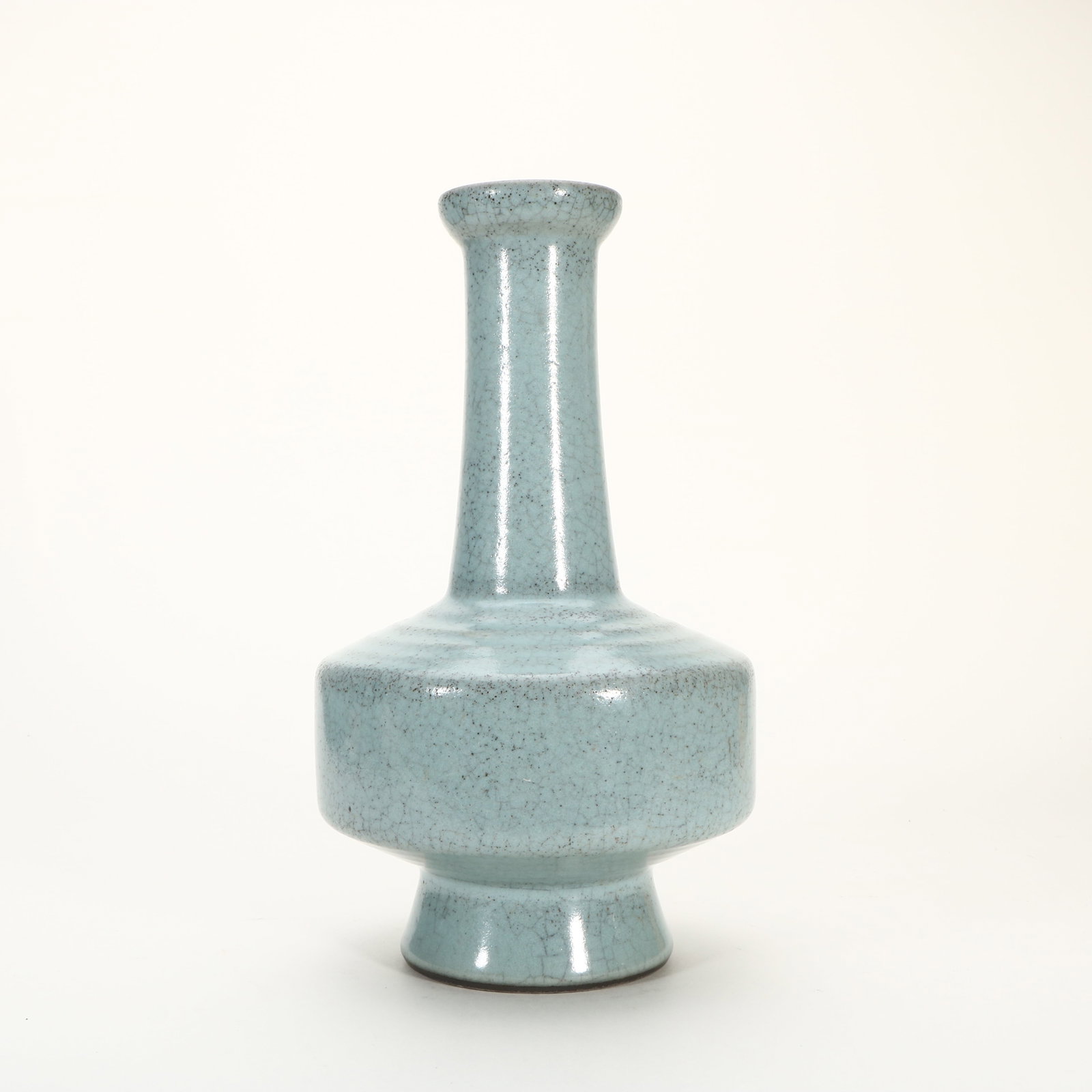 A Chinese celadon vase - 2
