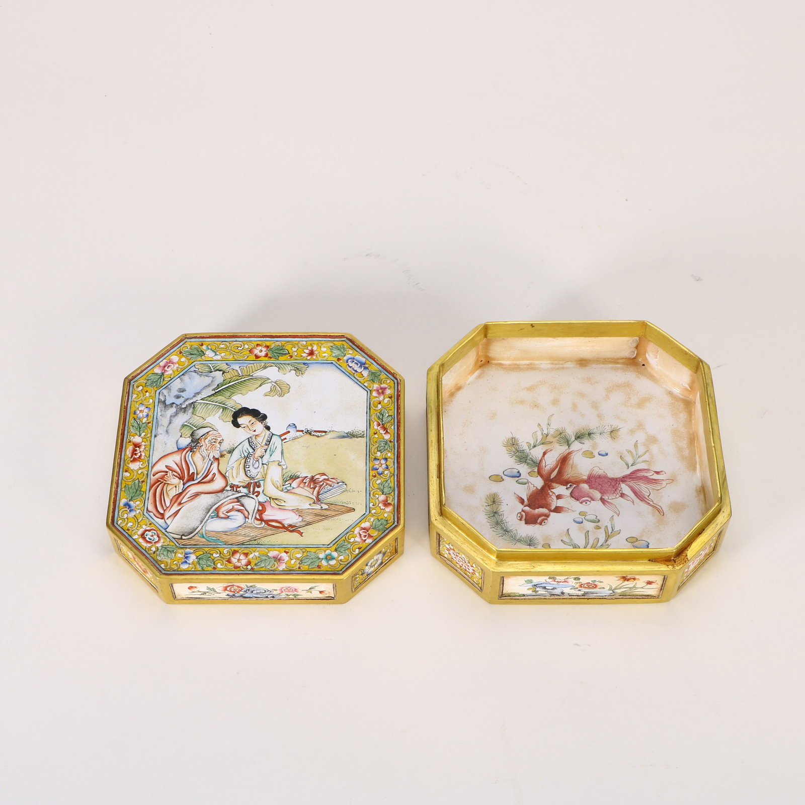 A copper-bodied enamel box - 5