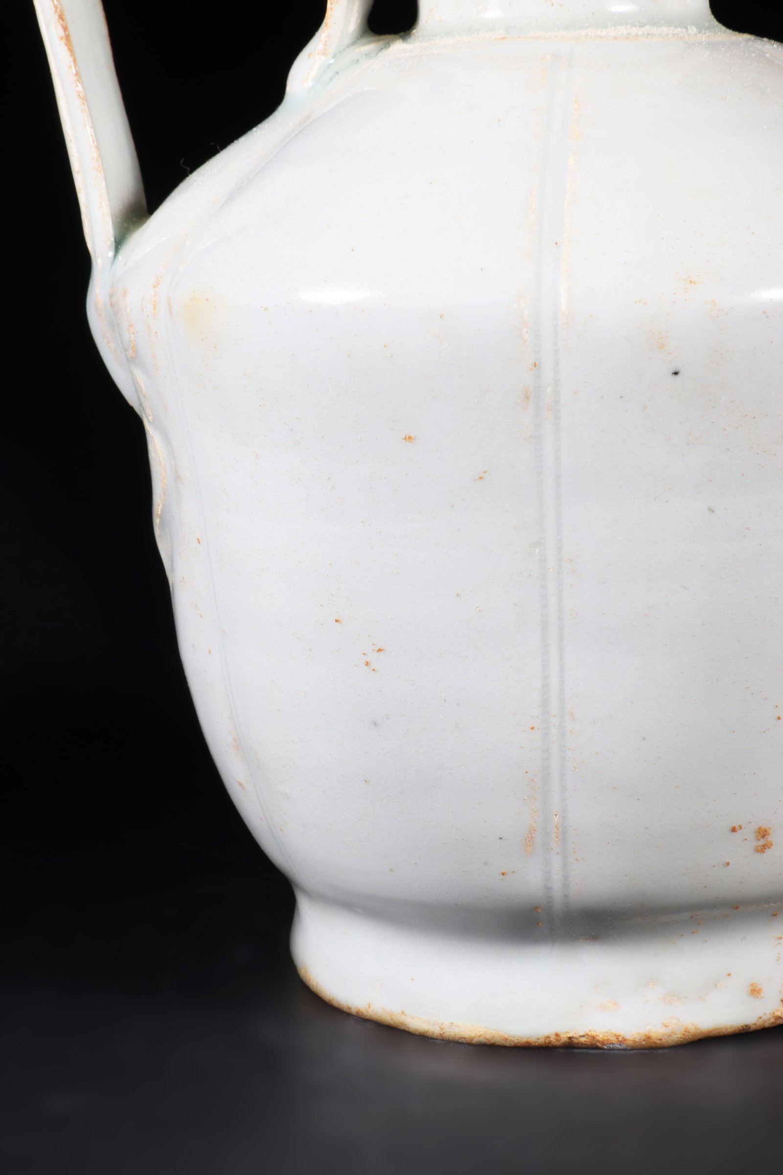 A White Glazed Wine Pot - 4