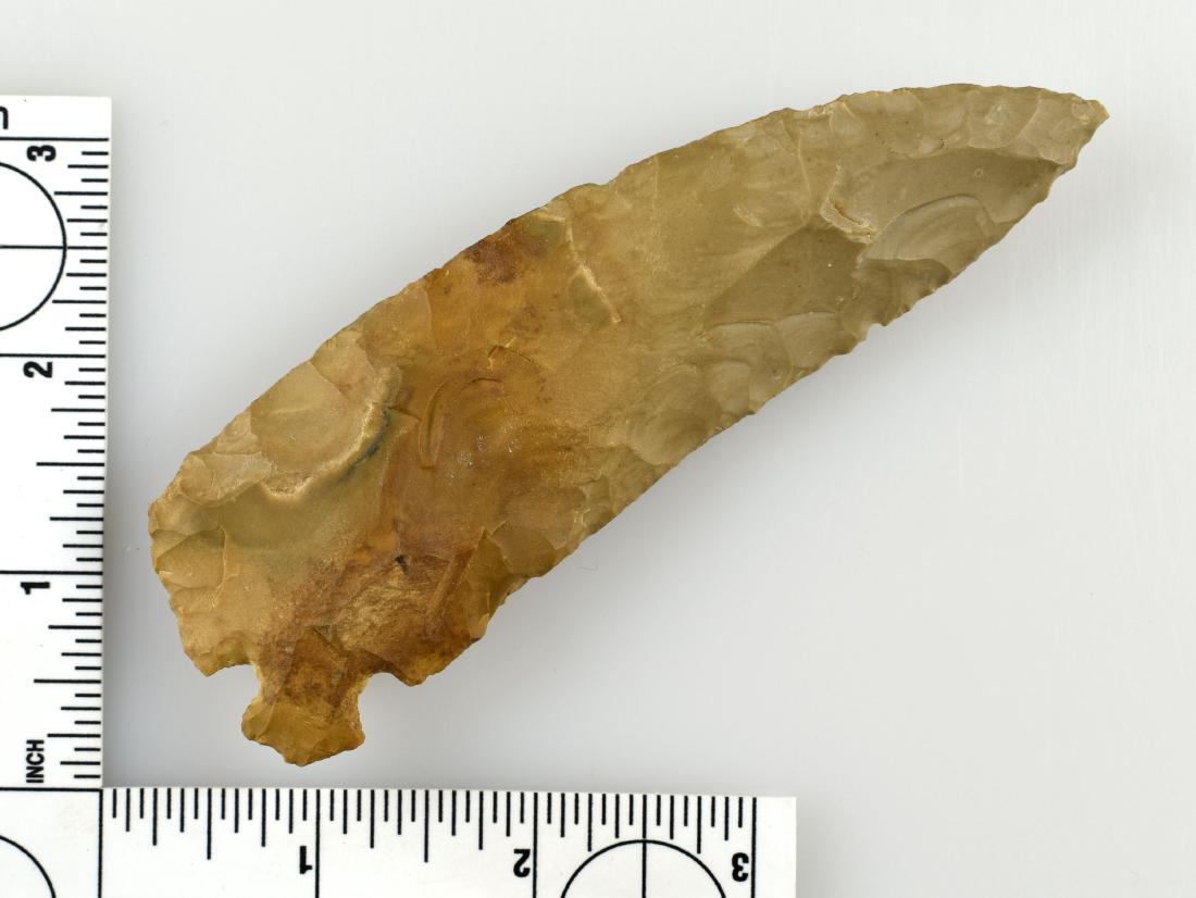 4 3/4" Corner Tang Knife - Jackson COA: Excellent example from Bastrop Co., Texas. Ex - J.T. Collier, Russell Long (T113/986), and Meyer Collections. Edwards Plateau Chert. Classic form. Jackson COA.