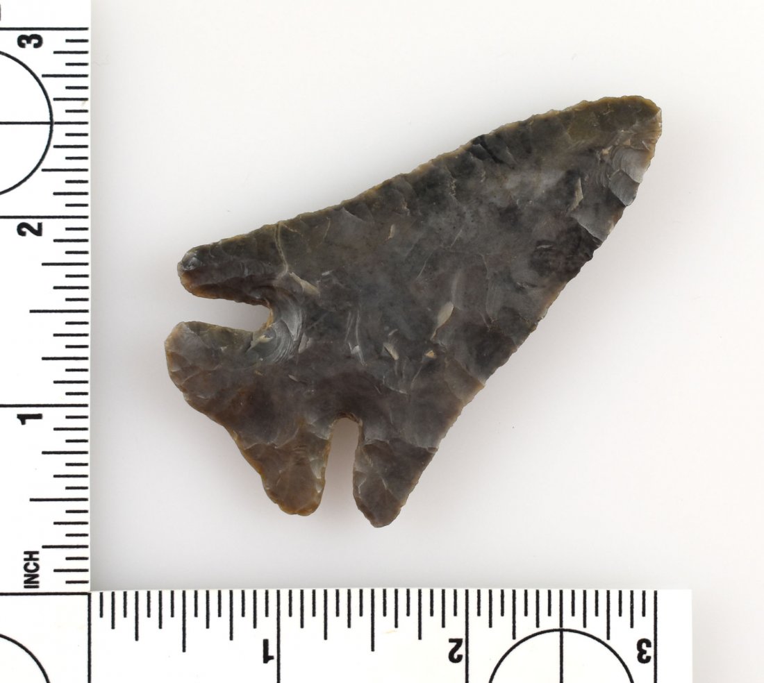 Excellent 2 7/8" Hornstone Lost Lake - Putty G-9+ COA: Great symmetry, form, flaking, and color. Made of multitoned well patinated Hornstone. No stacks, divots, or other construction problems. Found in Wayne Co., Ohio. Putty G-9+ COA.