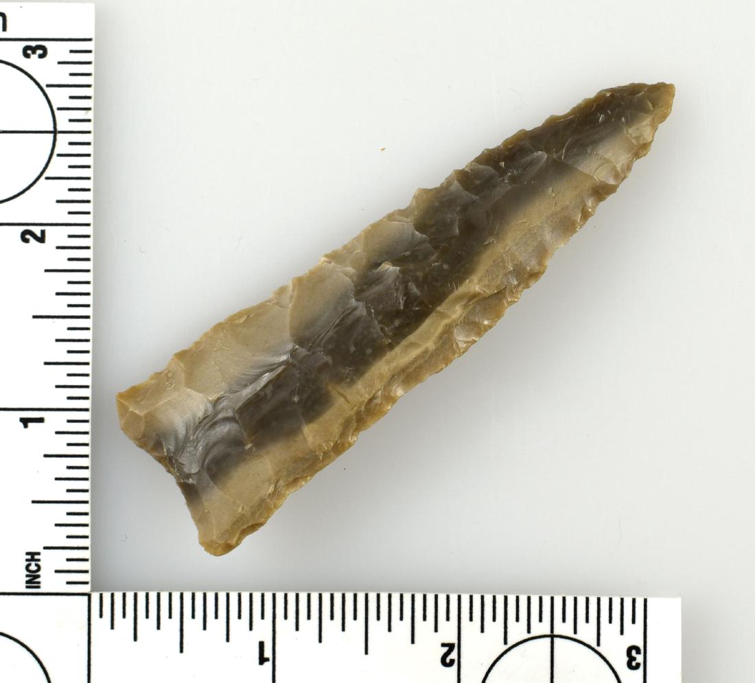 3 1/2" Kinney Knife - Rogers COA: Nice tri-color Edwards Plateau Chert. Central Texas. Ex - Meyer Collection Rogers COA.