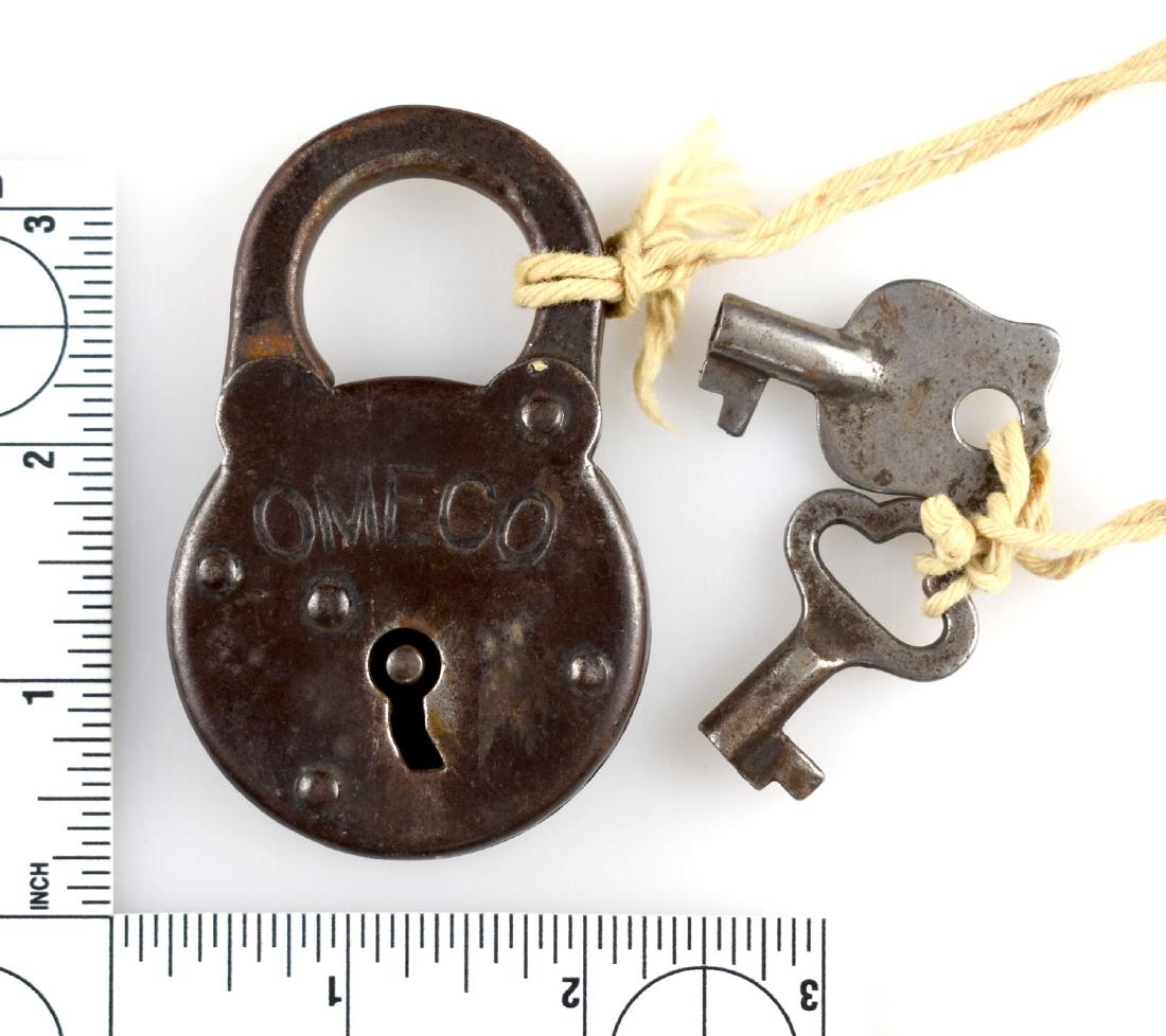Vintage Omeco Lock: 3 1/8" vintage lock with keys. Works!