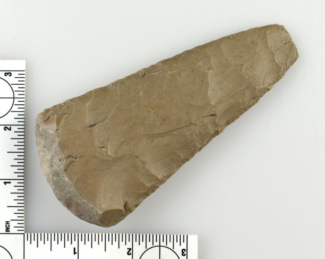 5 3/16" Kerrville Knife - Jackson COA: Excellent example in Edwards Plateau Chert. Central Texas. Ex - Stinson and Meyer Collections. Jackson COA.