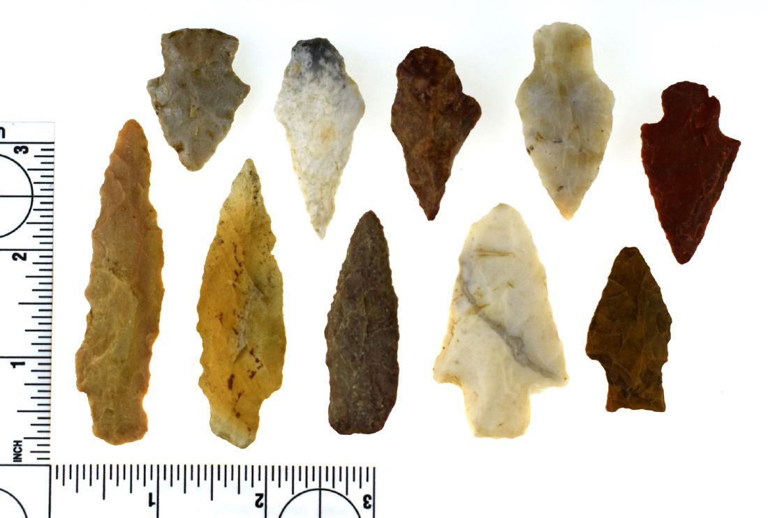 10 Southern Arrowheads: Assortment of points from TX/AR/OK. Ex - Partain, Lewis.
