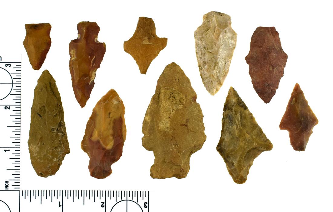 10 Southern Arrowheads: Assortment of points from TX/AR/OK. Ex - Partain, Lewis.