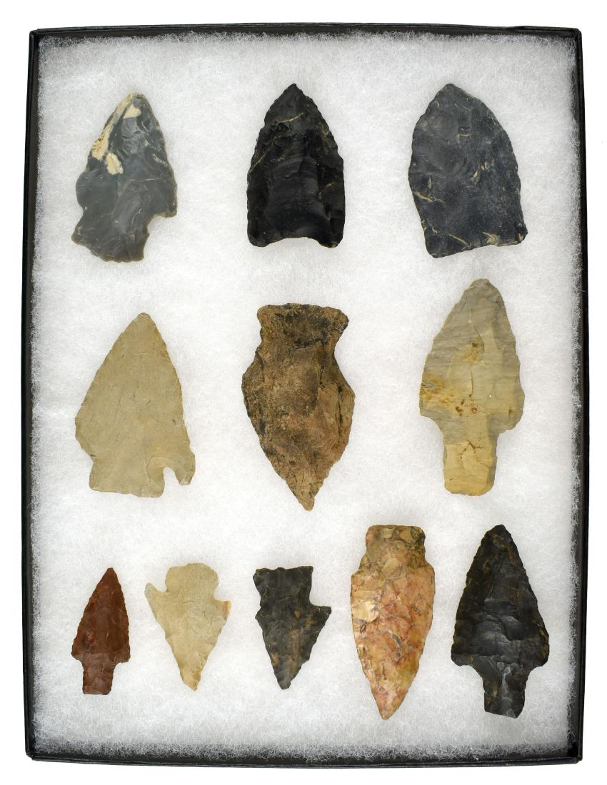 Fine Ohio Mini-Collection w/ Clovis & Hi-Lo: 11 pieces in total. Biggest is 2 3/8" long. Includes a blue Coshocton Clovis, an Upper Mercer Hi-Lo, a really pretty stemmed Hopewell made of colorful Flint Ridge, and the rest are mostly Adena a