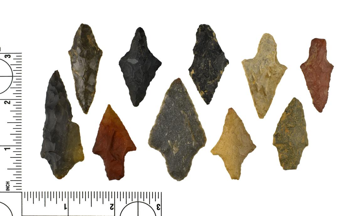10 Oklahoma Gary Points: Variety of materials and colors in this lot from Eastern Oklahoma. Ex Moon Collection.