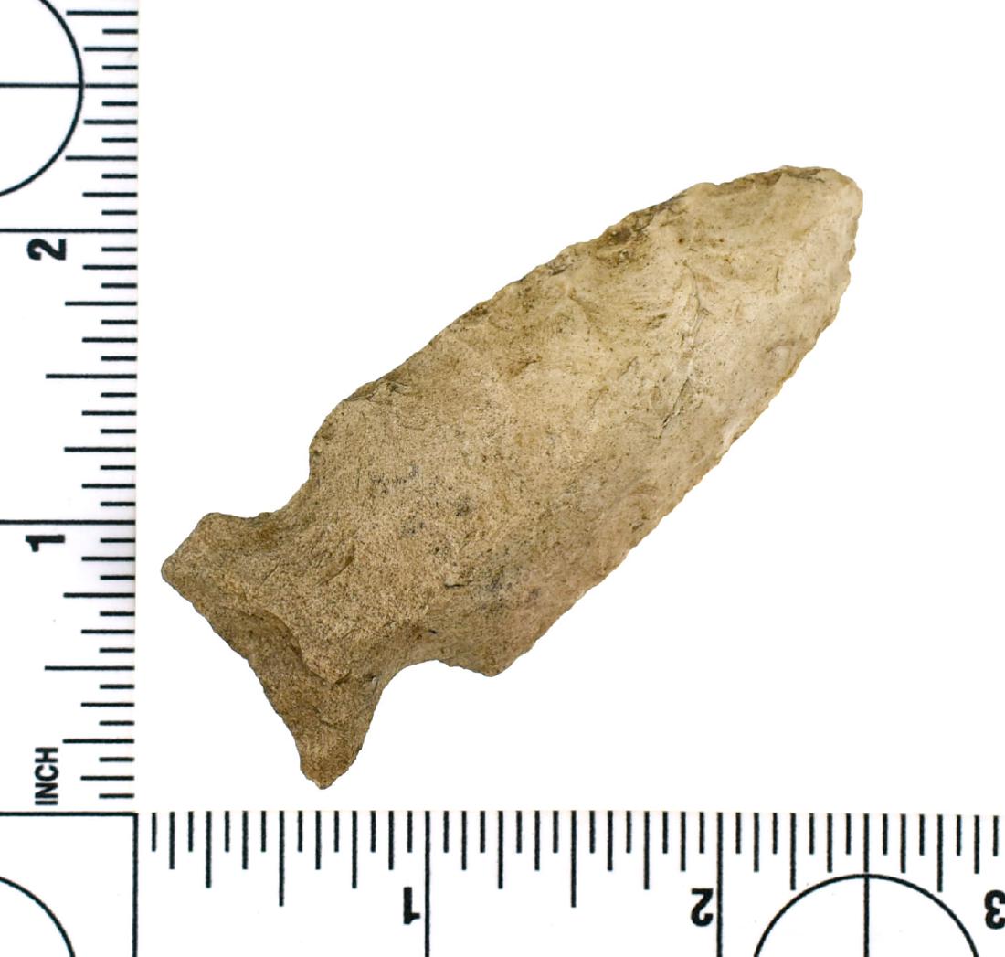 2 13/16" Stilwell: Nice example from Ohio in a banded fossil chert. Nicely made! Ex - Meyer Collection.