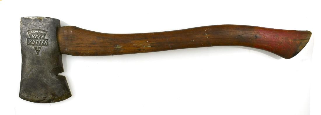 Vintage Keen Kutter Camp Axe: Nice hatchet that has been shellaced to prevent rust. Marked on side 'E.G. SIMMONS KEEN KUTTER Cutlery & Tools' with nail removal tool Handle length 16.5"