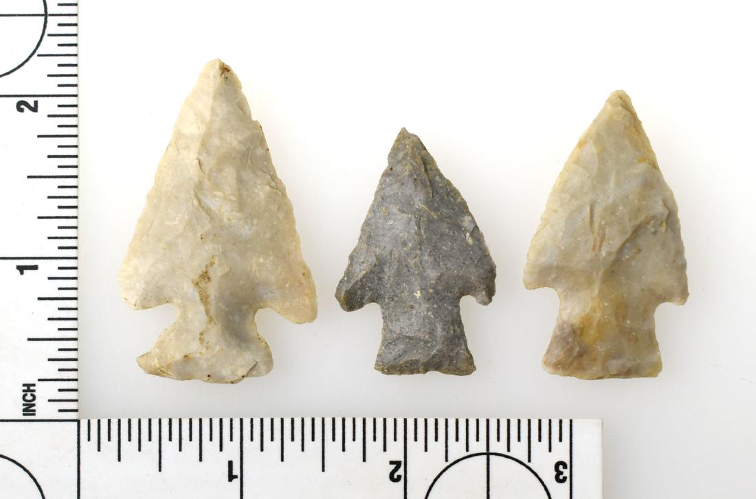 3 Excellent Ohio Arrowheads: Largest is a translucent white Flint Ridge corner notch that measures 2" long. Then a creamy Flint Ridge 1 3/4" stemmed point. And finally a 1 /2" Upper Mercer Buck Creek. All from Scio