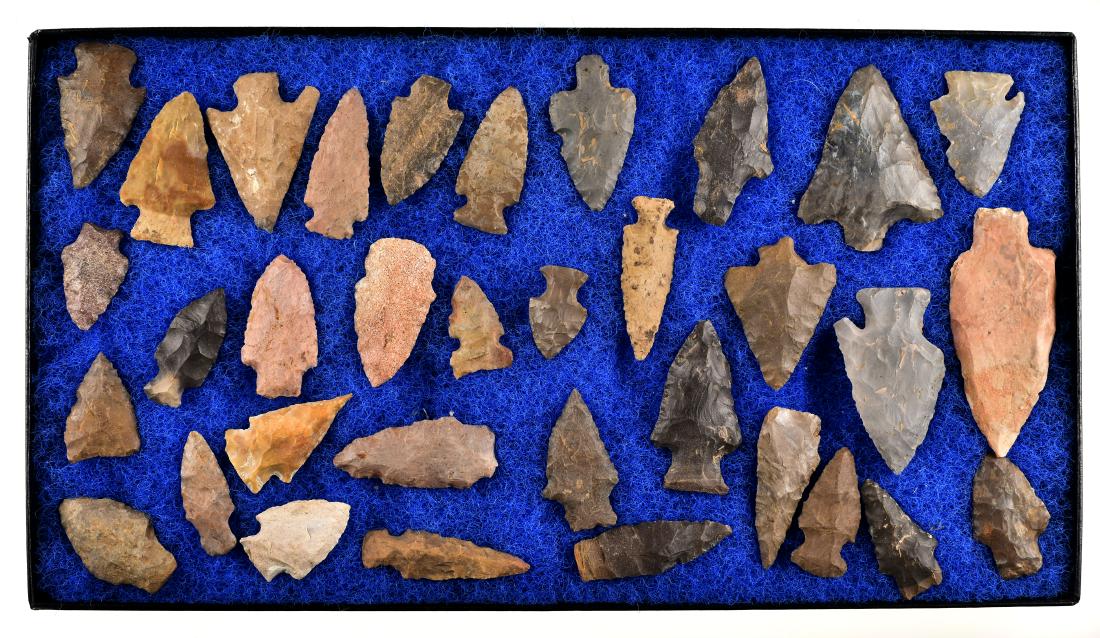 14x8 Display of TN Arrowheads: Central Tennessee.