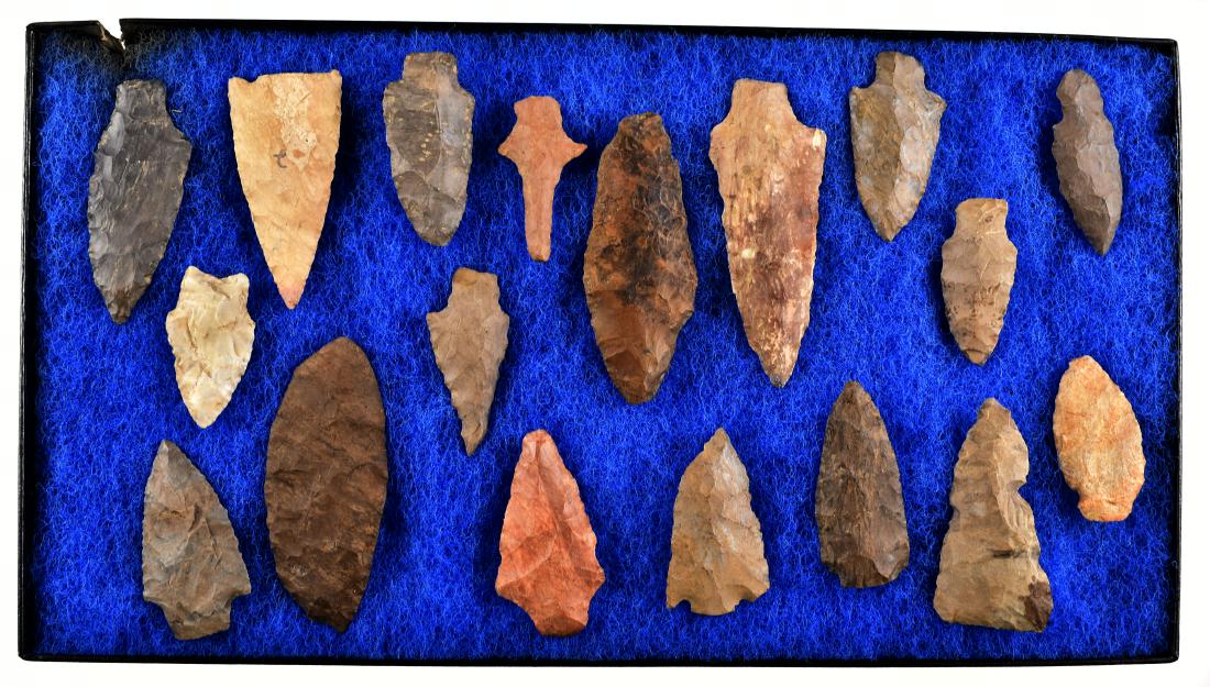 14x8 Display of TN Arrowheads: Central Tennessee.