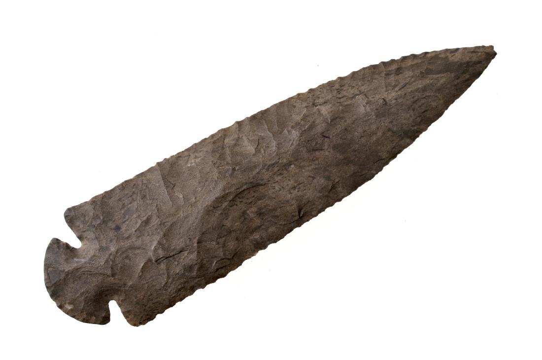 5 11/16" Dovetail - Jackson G-9.5+ COA: Exceptionally well made, well patinated, Dover Chert with baby blue fossils. Found by James Howard in Dickson Co., Tennessee. Dover flint. Jackson G-9.5+ COA.