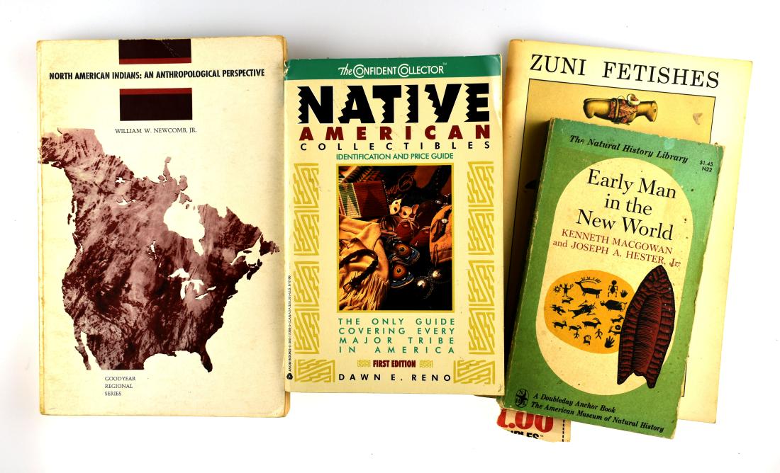 4 Native American Reference books: Early Man in the New World - Kenneth Macgowan & Joseph A Hester Jr. Native American Collectibles - Dawn Reno Zuni Fetishes - Frank Cushing North American Indians: An Anthropological Perspective - 
