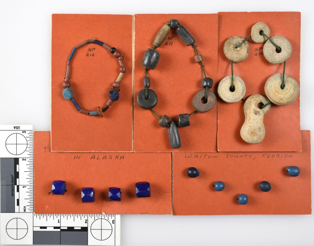 Assorted Historic Beads: Variety of both trade and native-made beads in this lot. Blue Padres from Walton Co., Florida, Russian Blues from Alaska, a small bracelet of various types, a native done catlinite/argillite bead set,
