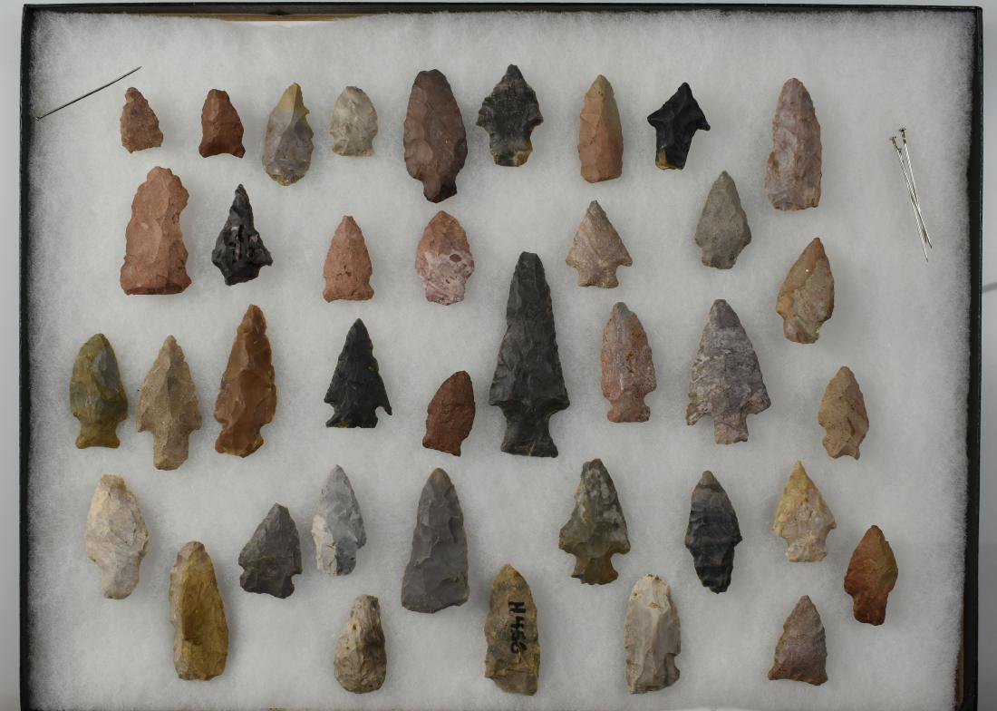 Lot of Central Kentucky Arrowheads: All found by Sandra Barnett in Woodford, Fayette, Scott, and Harrison Counties. Variety of types and materials.