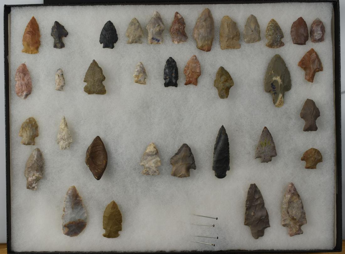 Lot of Central Kentucky Arrowheads: All found by Sandra Barnett in Woodford, Fayette, Scott, and Harrison Counties. Variety of types and materials.