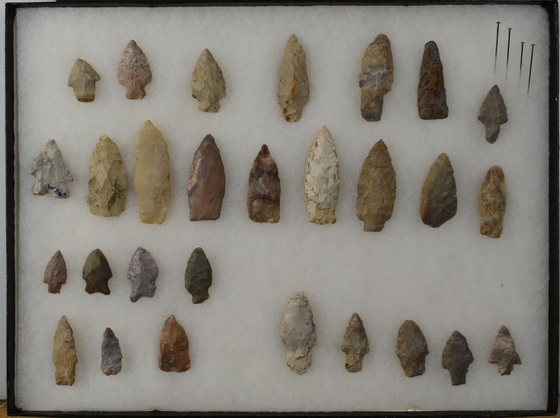 Lot of Central Kentucky Arrowheads: All found by Sandra Barnett in Woodford, Fayette, Scott, and Harrison Counties. Variety of types and materials.